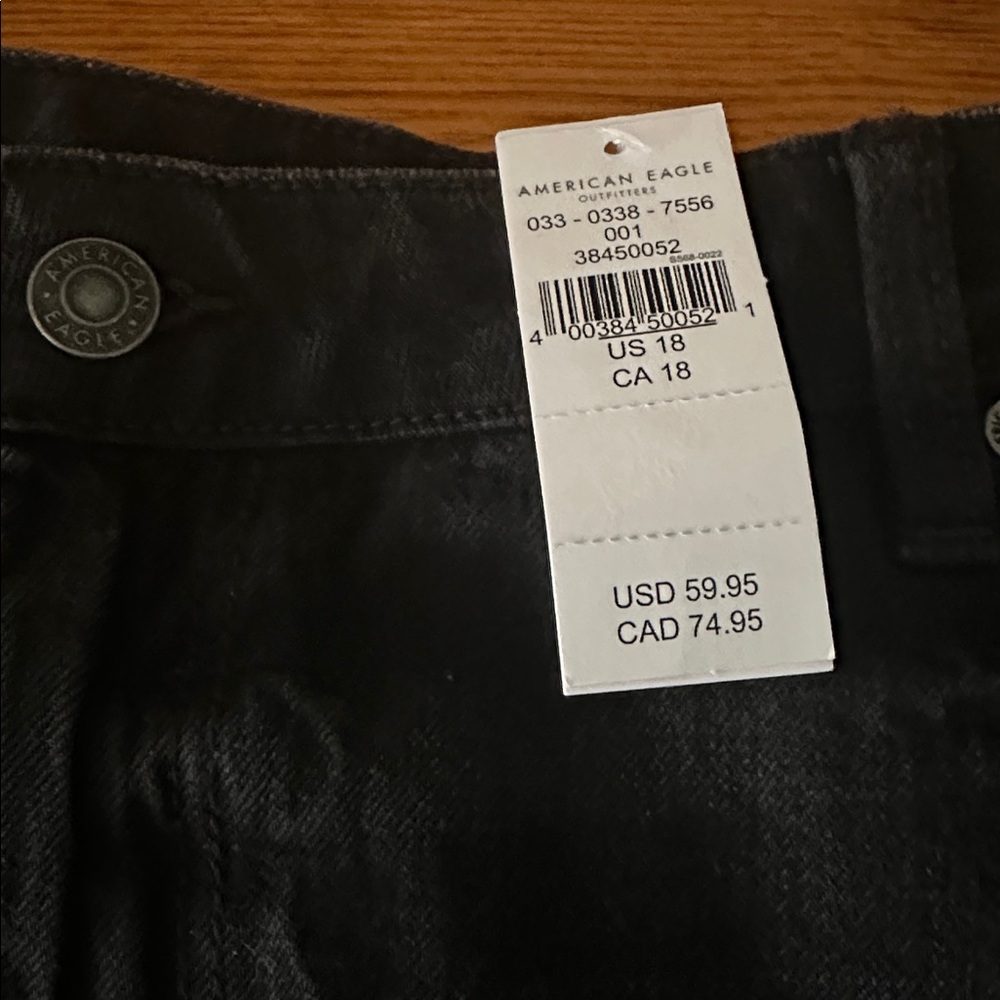 American Eagle Outfitters Black Distressed Jean Shorts! Size 18 - Picture 2 of 5
